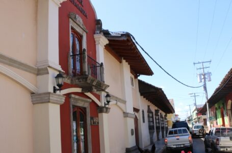 Recorrer las Calles de Granada en Coche